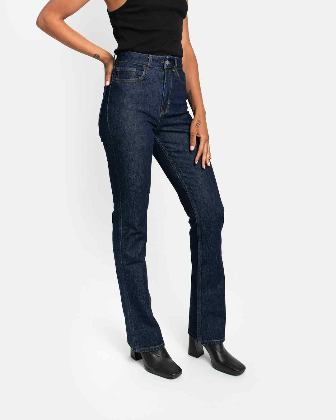 Bootcut jeans in indigo