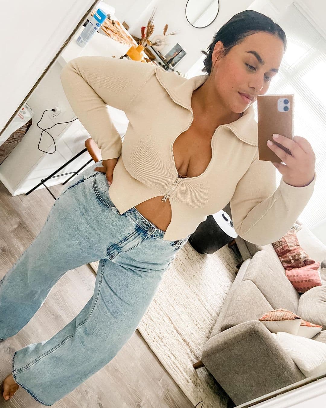 Instagram-@camilleadia