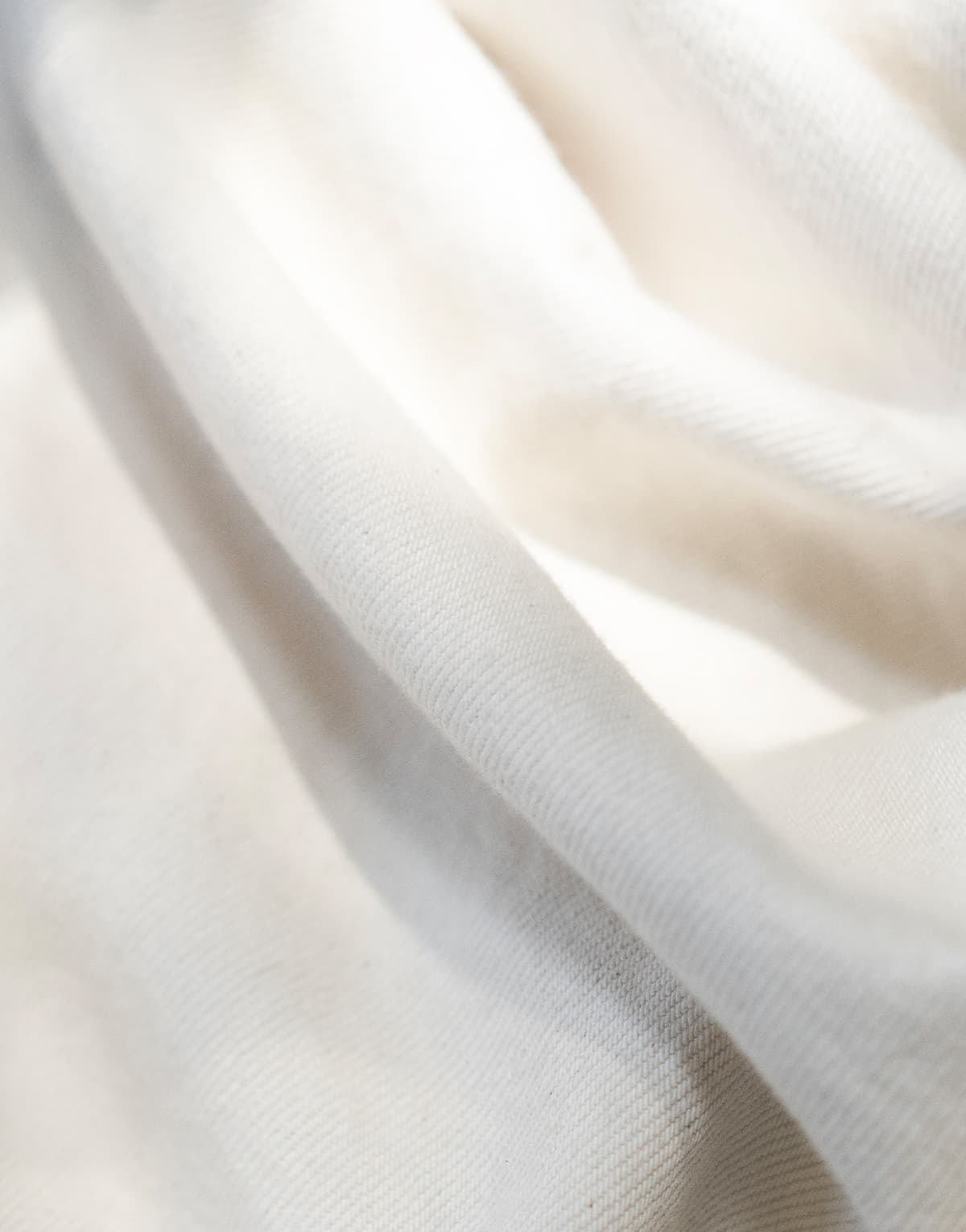 True to their name, 3D woven chinos will be made of cotton fabric in a twill weave, yet won’t feature an inseam or an outseam along the legs.